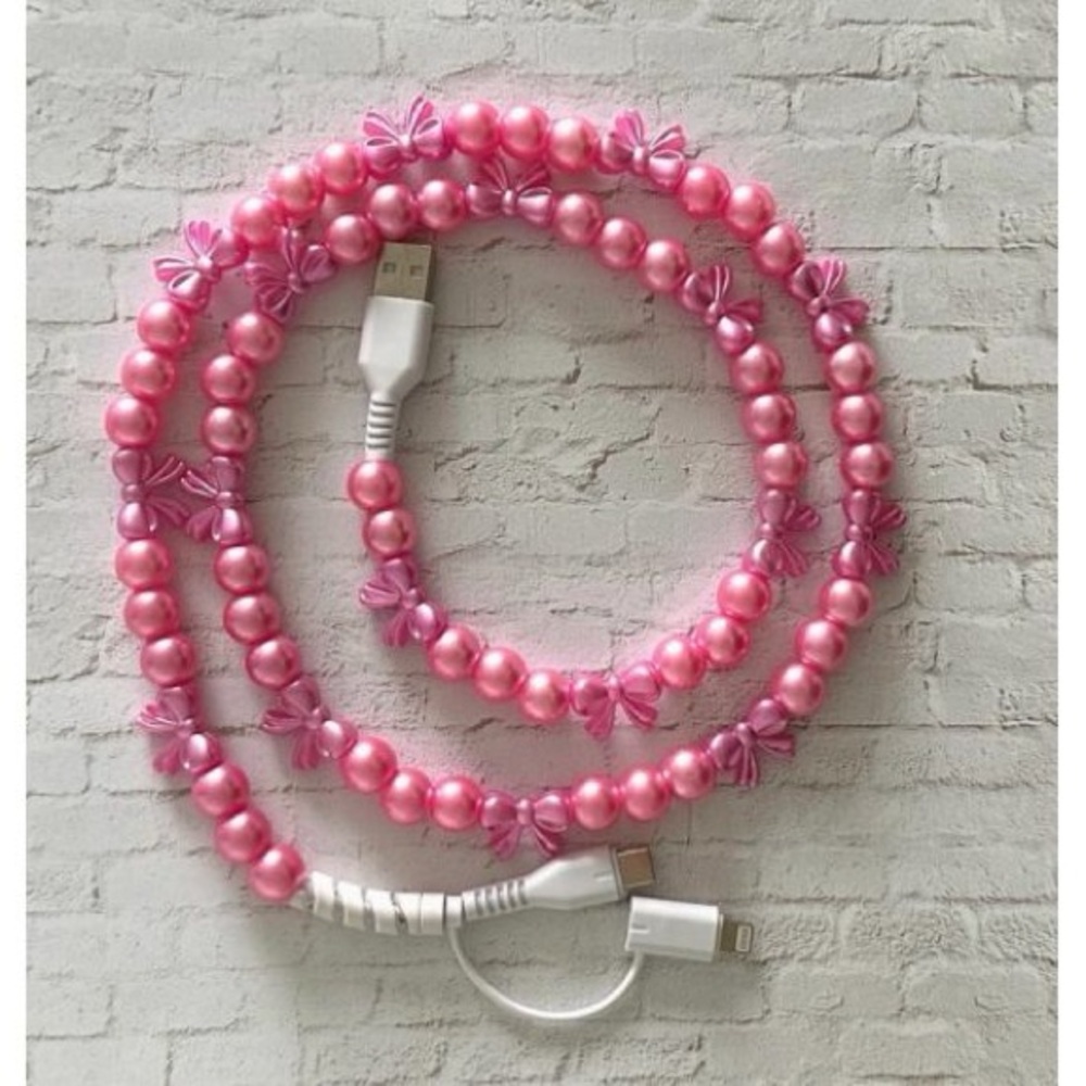 BRAND NEW WITH TAGS Pink Beaded 2-in-1 USB-C Phone Charging Cable - Picture 1 of 2